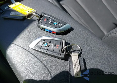 2021 BMW X3 Sdrive30I z USA, uszkodzony, nr VIN 5UXTY3C04M9H95625